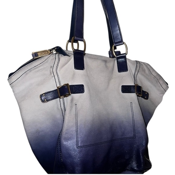 YVES SAINT LAURENT
Ombré Leather Downtown Tote - Picture 6 of 16